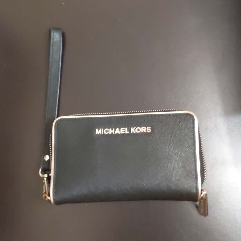 Michael kors wallet